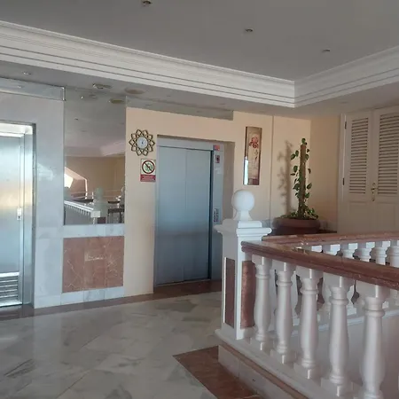 Ocean Rock Apartment, Heated Pool, Wi Fi, Smart Tv דירה