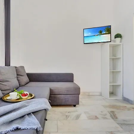 Ocean Rock Apartment, Heated Pool, Wi Fi, Smart Tv דירה *