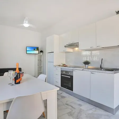 Ocean Rock Apartment, Heated Pool, Wi Fi, Smart Tv * Acantilado de los Gigantes