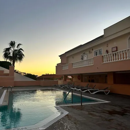 Ocean Rock Apartment, Heated Pool, Wi Fi, Smart Tv *