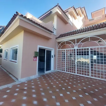 Ocean Rock Apartment, Heated Pool, Wi Fi, Smart Tv